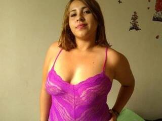 Erotični video klepet Bustypearl