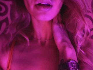 Erotični video klepet Busy-Angie