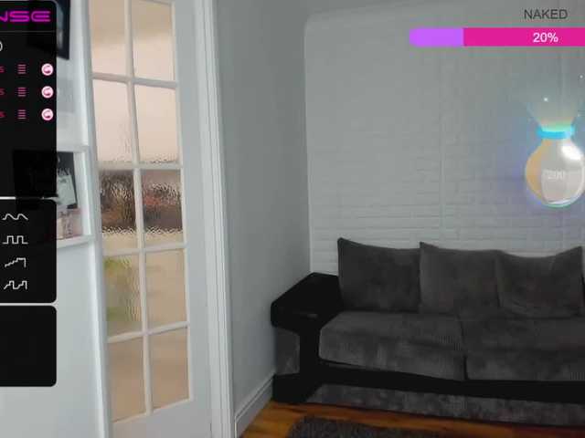 Oddajajo posnetke zaslona CallMeBadGirl