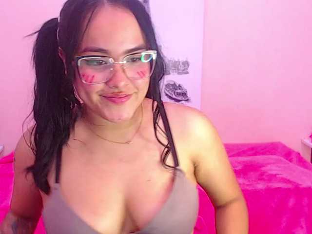 Oddajajo posnetke zaslona CamiiMoon