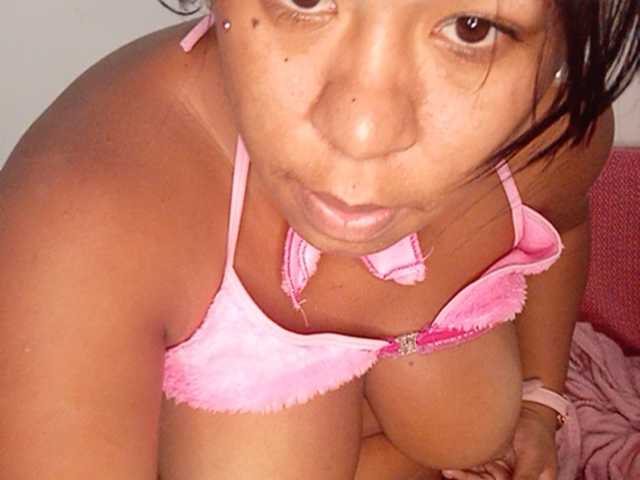 Oddajajo posnetke zaslona Camila21sexy