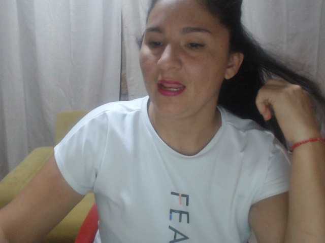 Oddajajo posnetke zaslona Camilaa23