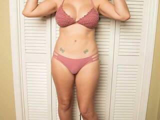 Erotični video klepet CamilaColin