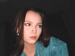 Erotični video klepet Camilla-Dark