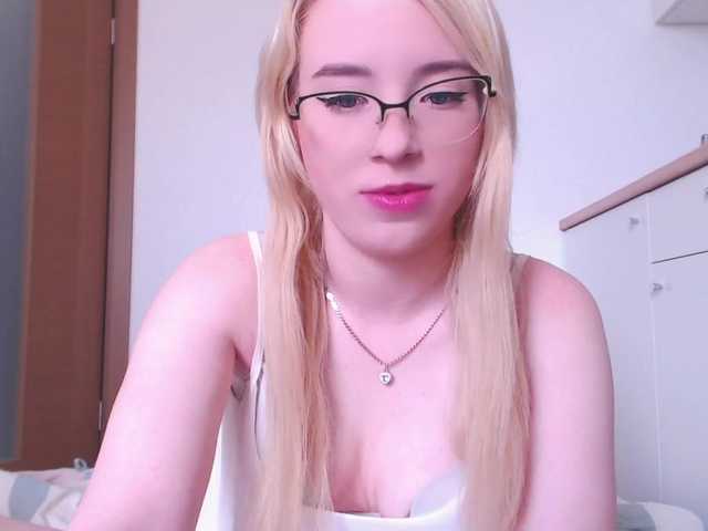 Oddajajo posnetke zaslona Candicekitty