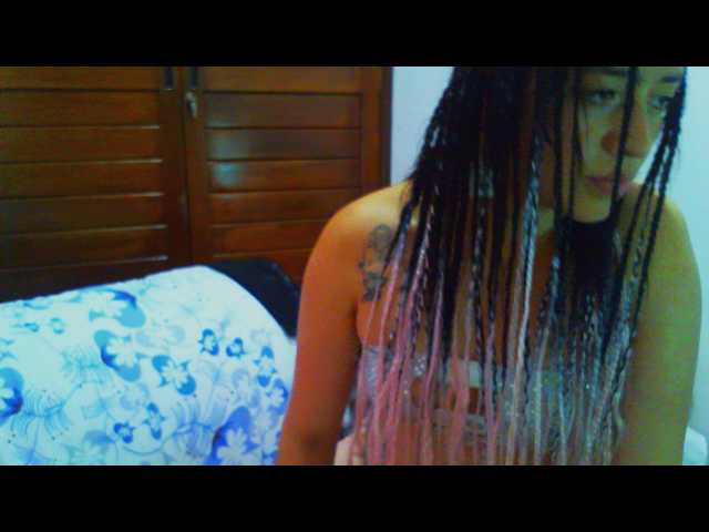 Oddajajo posnetke zaslona Candy-hott