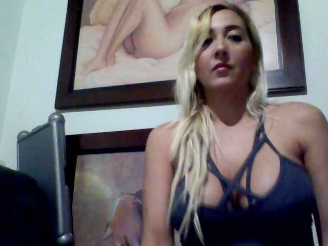 Oddajajo posnetke zaslona candyxxx