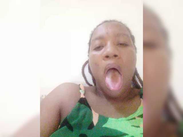 Oddajajo posnetke zaslona Canela08