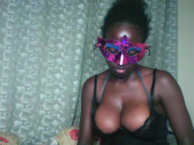 Oddajajo posnetke zaslona Caramelsexy