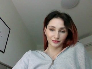 Erotični video klepet CarmelinaDesire