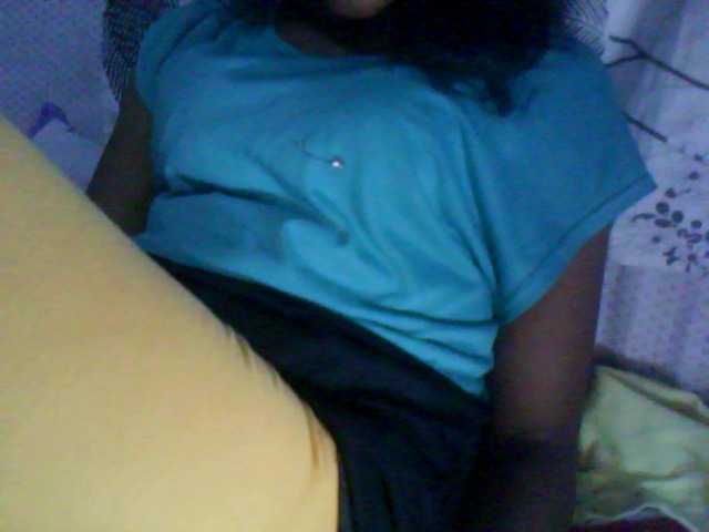 Oddajajo posnetke zaslona CarrieHots