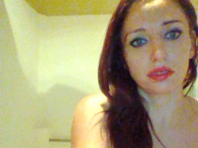 Oddajajo posnetke zaslona MagicKPussy