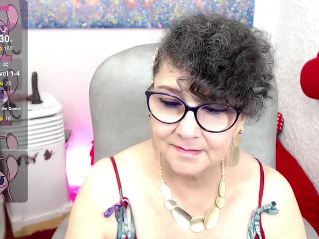 Fotografije cataleya-mom mom horny play bogboobs and squirt for you