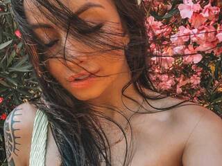 Erotični video klepet Caylin