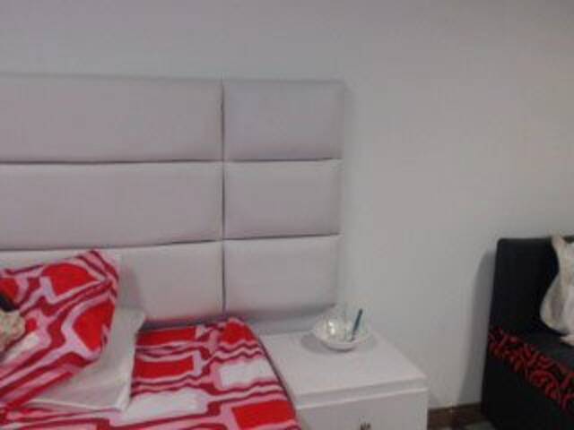 Oddajajo posnetke zaslona celestehot2