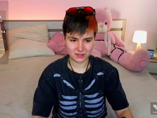 Erotični video klepet CharlieeAdams