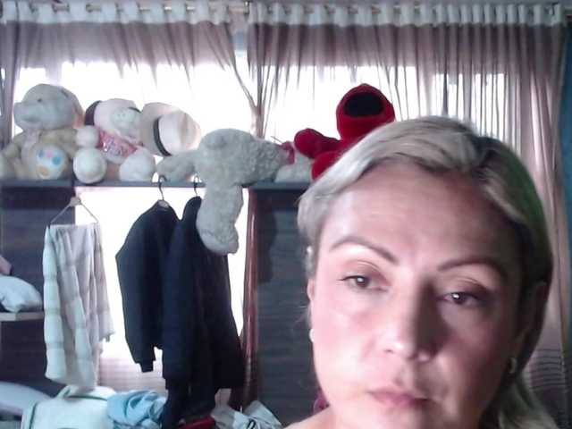 Oddajajo posnetke zaslona Charlizetheron1