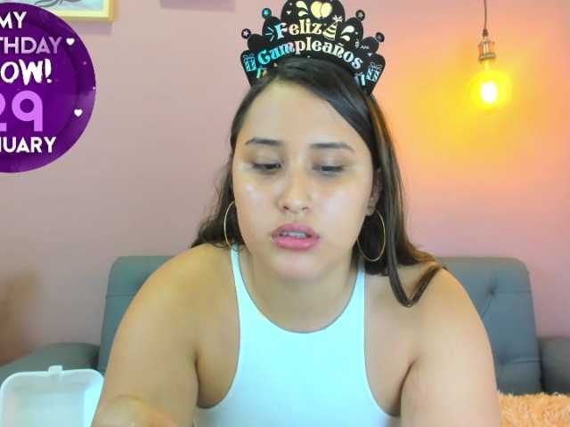 Oddajajo posnetke zaslona Charlotesmit