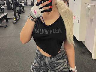 Erotični video klepet CharlottaShy