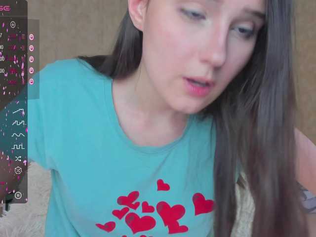 Oddajajo posnetke zaslona Charmesmi