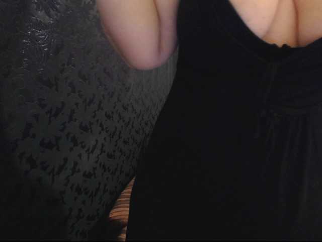 Oddajajo posnetke zaslona CharmingIssa