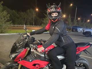 Erotični video klepet Charodeyka