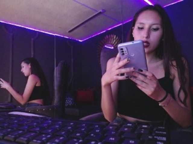 Oddajajo posnetke zaslona Cheerryll