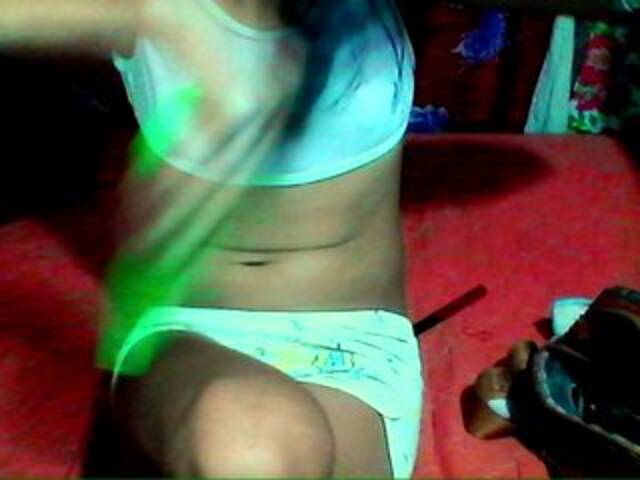 Oddajajo posnetke zaslona HungryPussyX