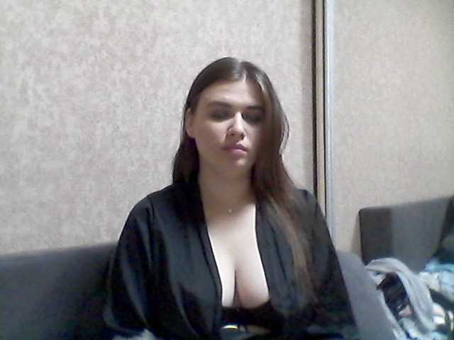 Oddajajo posnetke zaslona CherryLaNude