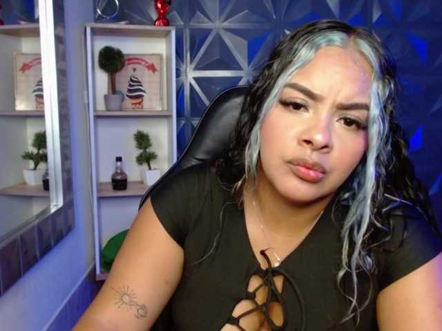 Oddajajo posnetke zaslona chloe-ebony