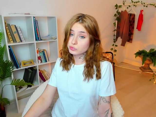 Oddajajo posnetke zaslona ChloeLee