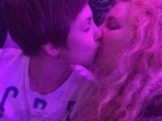 Erotični video klepet chlorid