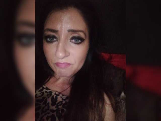 Oddajajo posnetke zaslona ChristianaHot