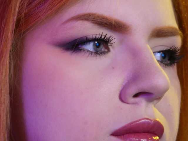 Oddajajo posnetke zaslona Chris_Foxx