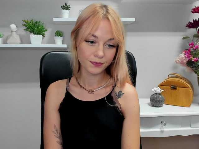 Oddajajo posnetke zaslona CindyGlam