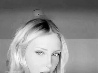 Erotični video klepet Consie