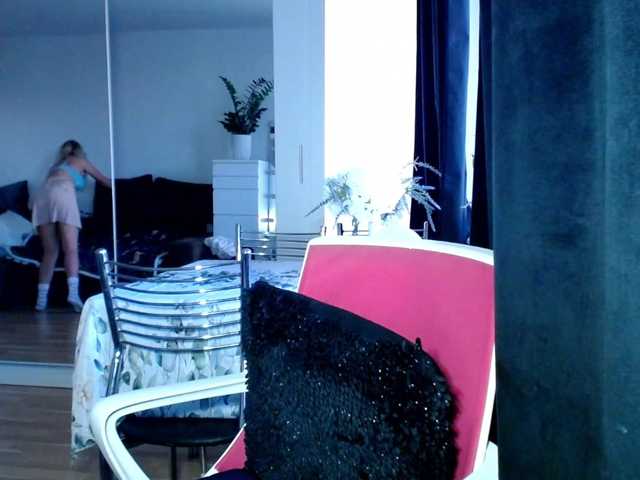 Oddajajo posnetke zaslona Cornelia22hot