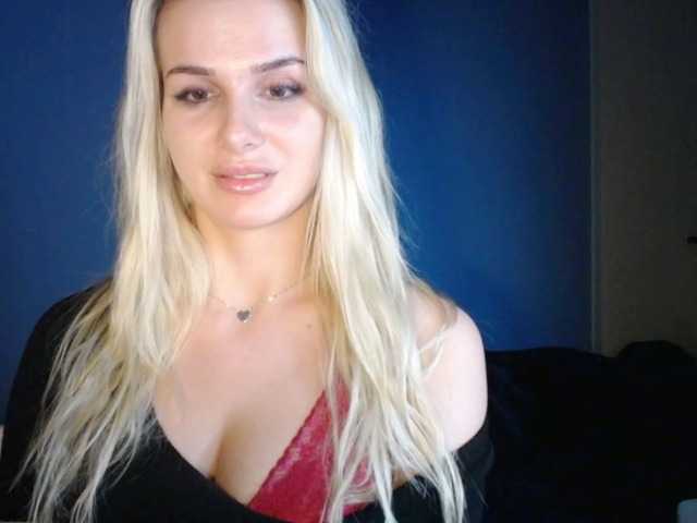 Oddajajo posnetke zaslona Cornelia22hot