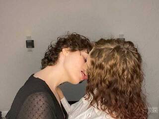 Erotični video klepet couplesilkk