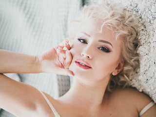 Erotični video klepet CozySandra