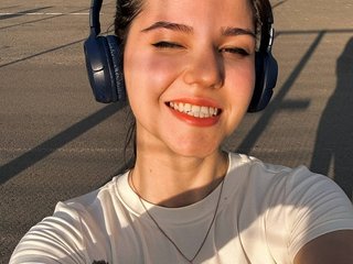 Erotični video klepet CraveEden