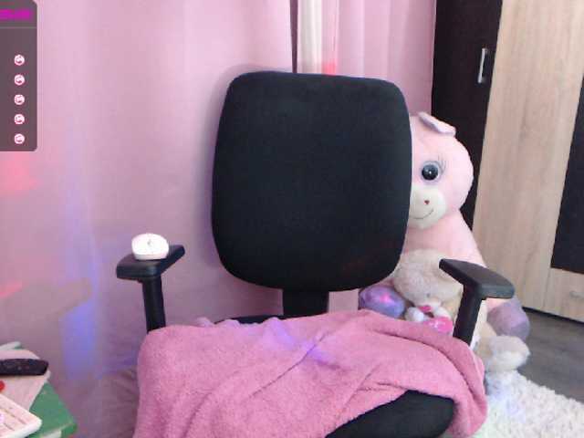 Oddajajo posnetke zaslona MedeeaPink11