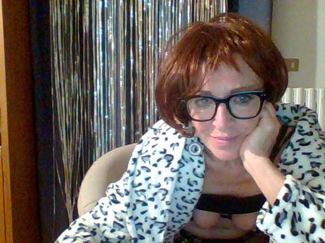 Oddajajo posnetke zaslona Crisalideal