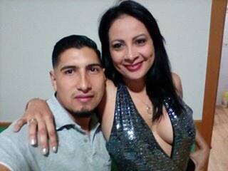 Erotični video klepet CrisAndSandy