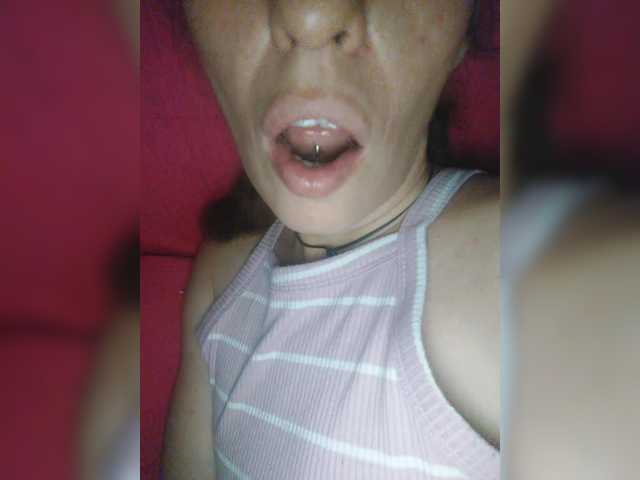 Fotografije CurlyHanna #horny#pircing#tongue#nipples#perfored#milf#