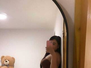 Erotični video klepet Curvy-Cutie