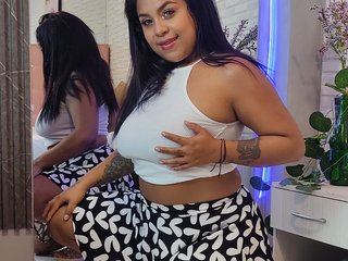 Erotični video klepet CurvyyQueenXO
