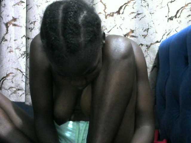 Oddajajo posnetke zaslona Cute-Ebony