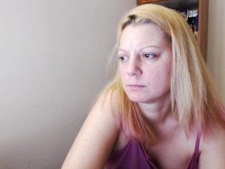 Fotografije BeautyMilf Hello, welcome to my room ! join private, let's meet better and have fun!