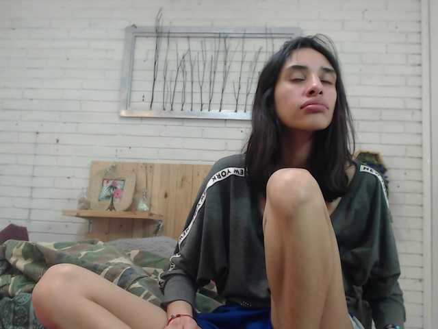Fotografije Roxana_ let's have fun, I'll do a , come on guys 5 spankings on the ass , help do it babyy